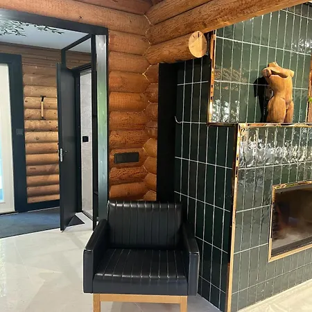 Uniq Log House, Private Garden, Artist Road וילה