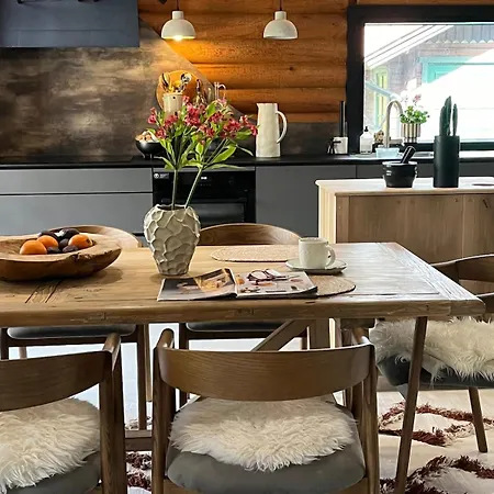 Uniq Log House, Private Garden, Artist Road טוסולה