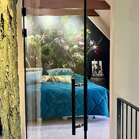 Uniq Log House, Private Garden, Artist Road Villa