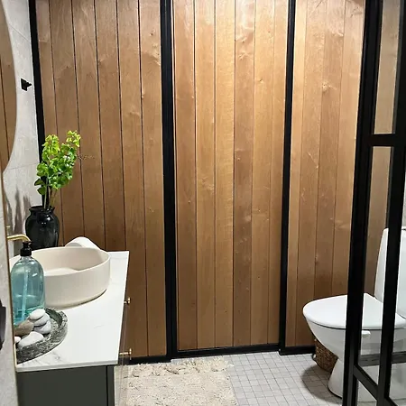Uniq Log House, Private Garden, Artist Road Villa *