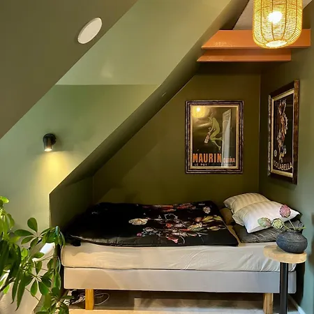 Uniq Log House, Private Garden, Artist Road Villa