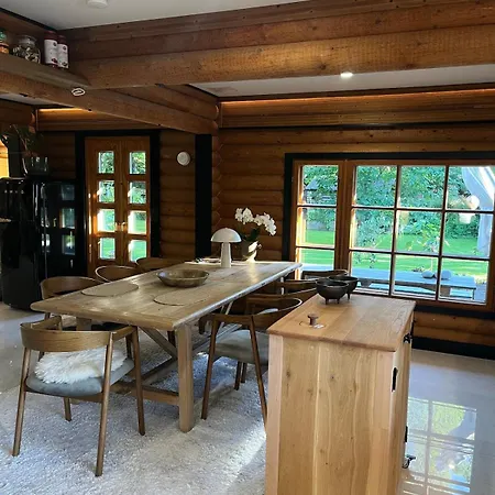 Uniq Log House, Private Garden, Artist Road 别墅 图苏拉