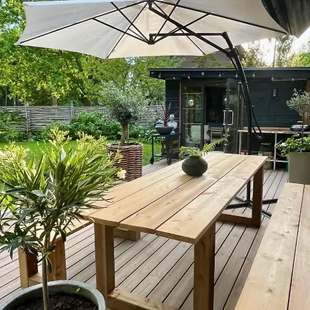 Uniq Log House, Private Garden, Artist Road